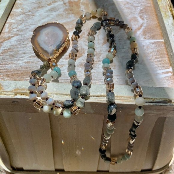 New! Natural Beaded Crystal Stone Necklace - Picture 5 of 6